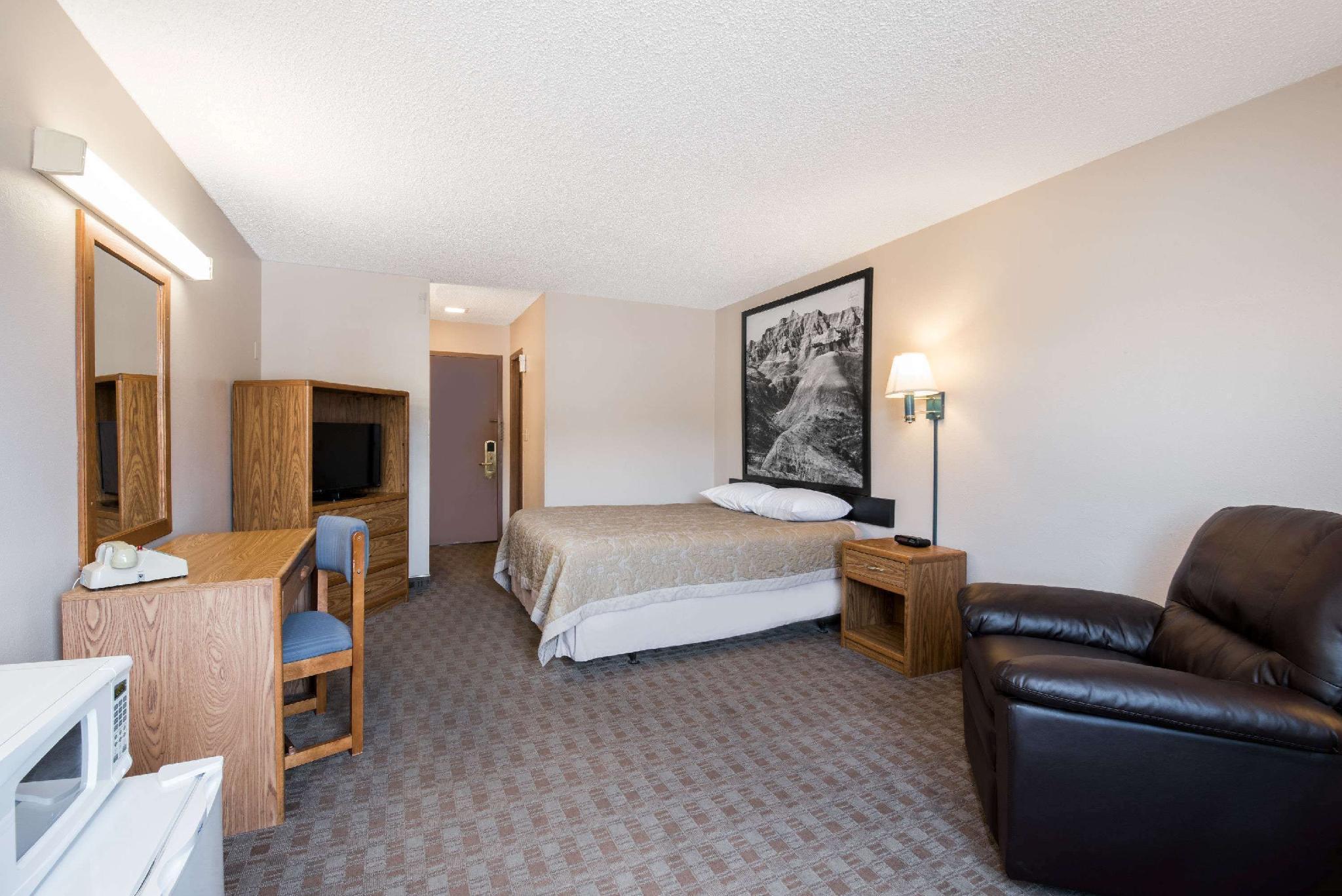 Super 8 By Wyndham Sturgis Hotel Luaran gambar