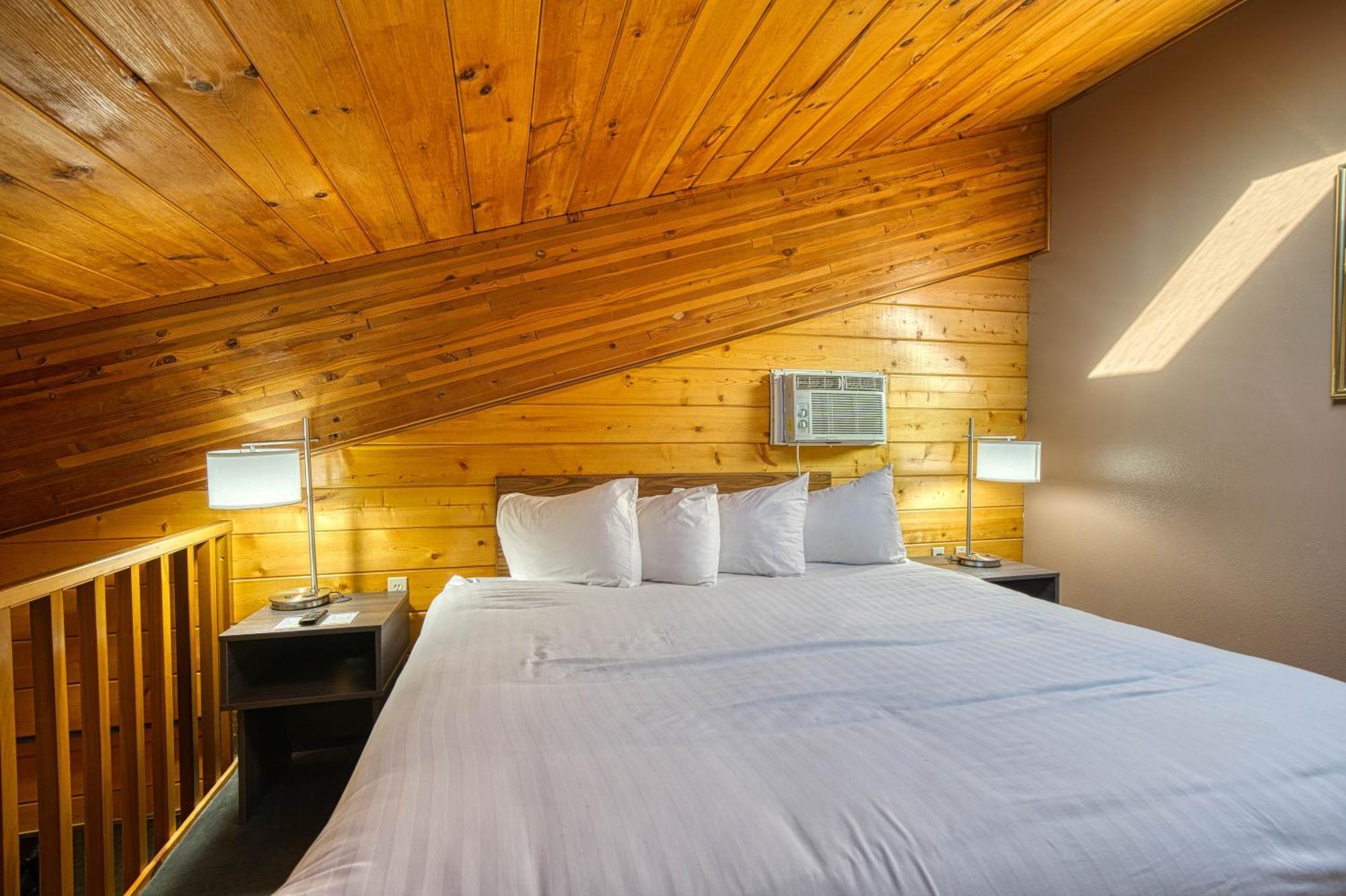 Super 8 By Wyndham Sturgis Hotel Luaran gambar